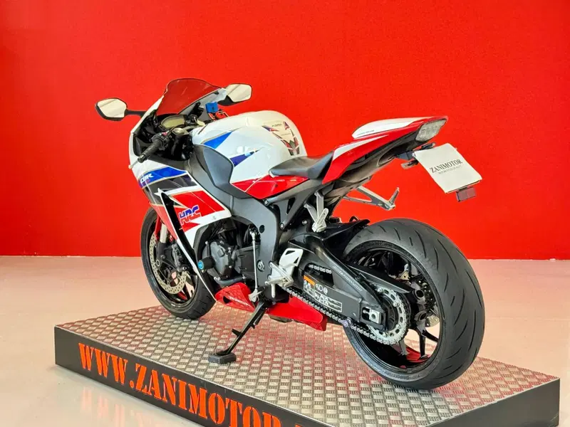 Honda CBR 1000 RR Fireblade (2012 - 16) (6)