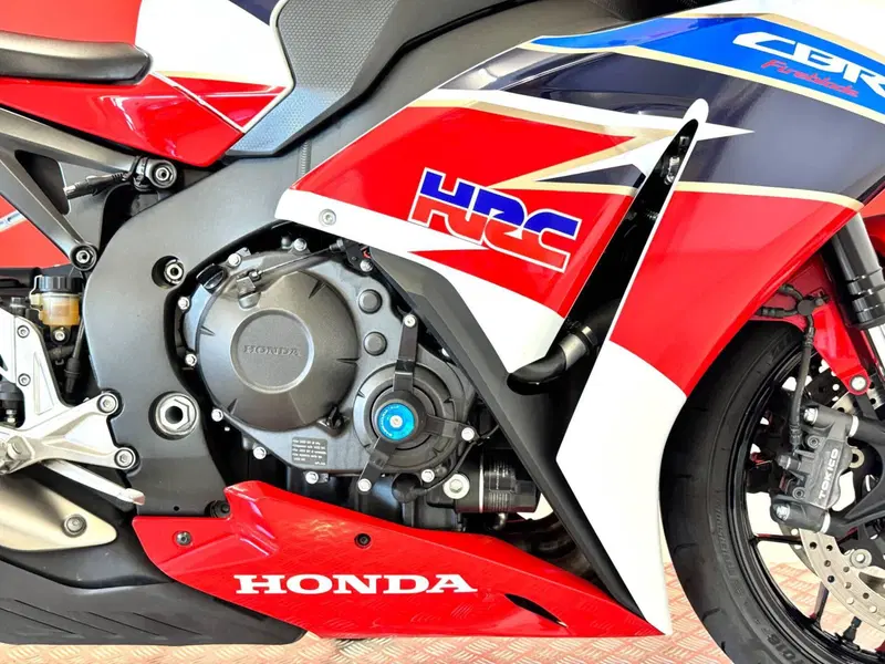 Honda CBR 1000 RR Fireblade (2012 - 16) (10)