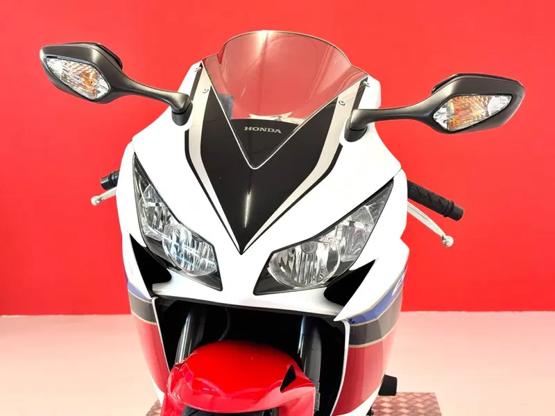 Honda CBR 1000 RR Fireblade (2012 - 16) (12)