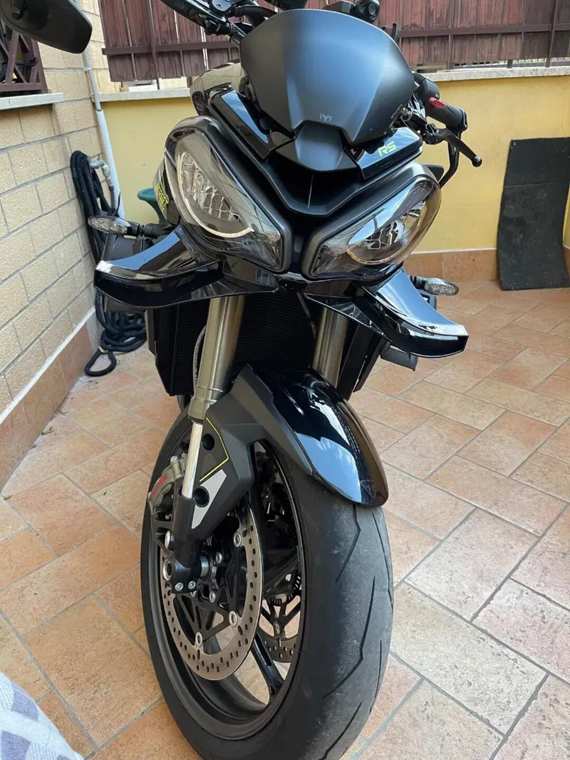 Triumph Street Triple 765 RS (2023 - 26) (4)