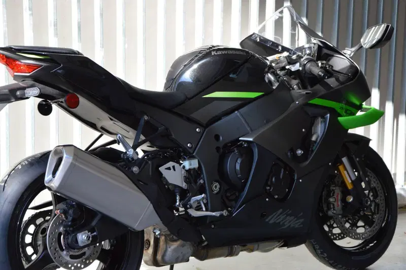 Kawasaki Ninja 1000 ZX-10R (2026) (4)