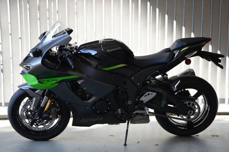 Kawasaki Ninja 1000 ZX-10R (2026) (5)