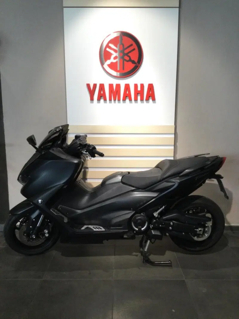 Yamaha T-Max 560 (2022 - 24) (2)