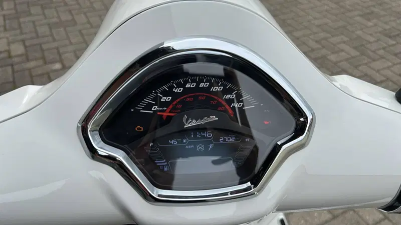 Vespa GTS 300 (2023 - 24) (2)