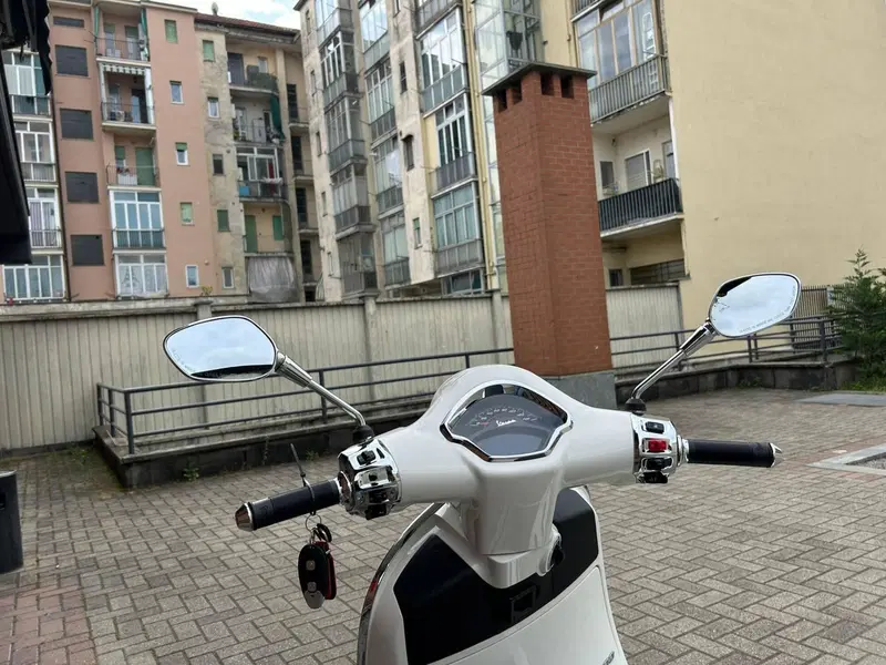 Vespa GTS 300 (2023 - 24) (7)