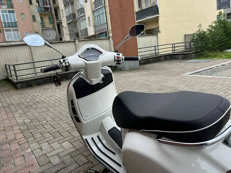 Vespa GTS 300 (2023 - 24) (9)