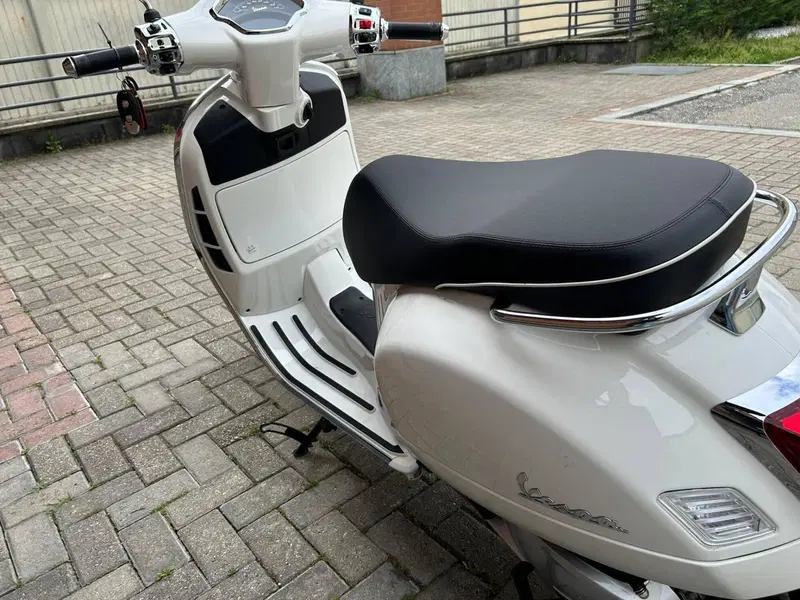 Vespa GTS 300 (2023 - 24) (10)