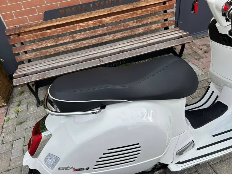 Vespa GTS 300 (2023 - 24) (12)