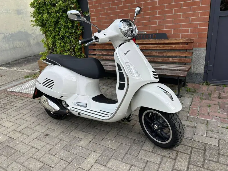 Vespa GTS 300 (2023 - 24) (14)
