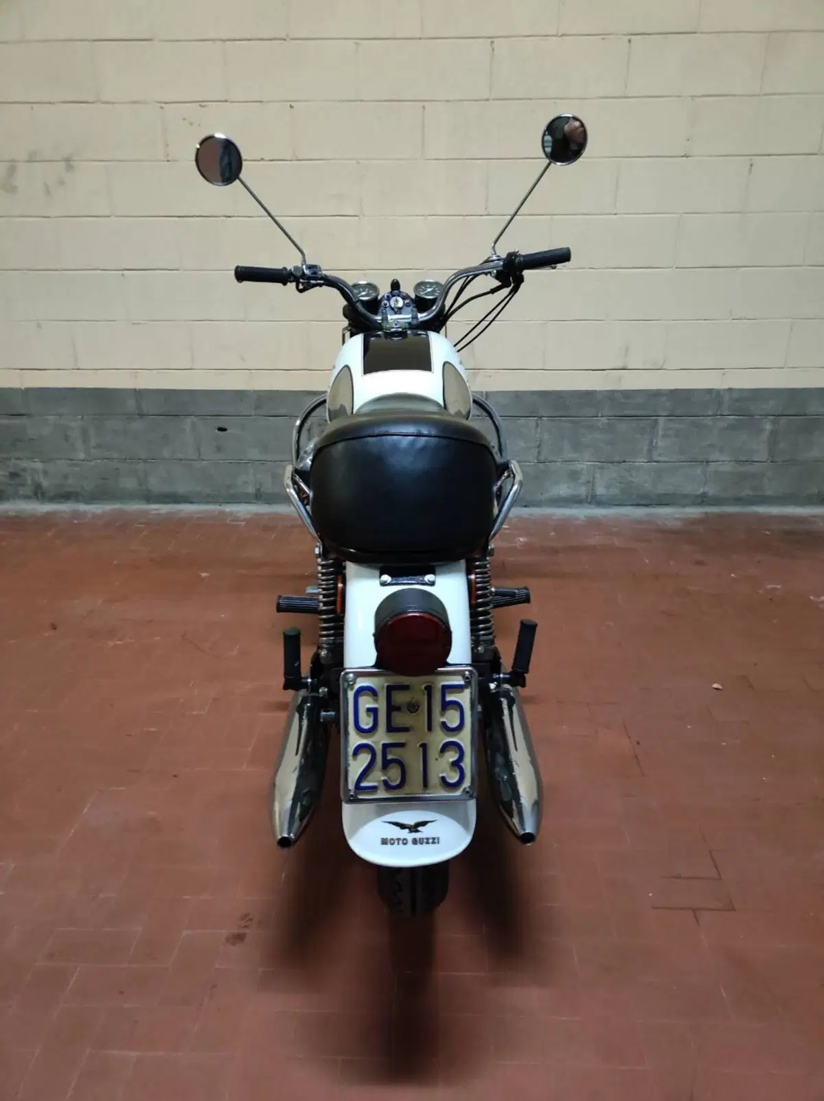 Moto Guzzi V7 750 special (2)