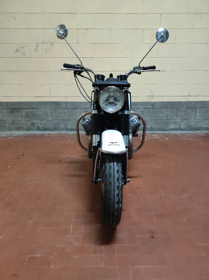 Moto Guzzi V7 750 special (4)