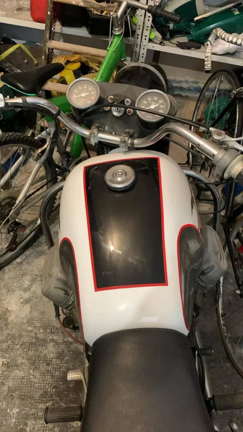 Moto Guzzi V7 special