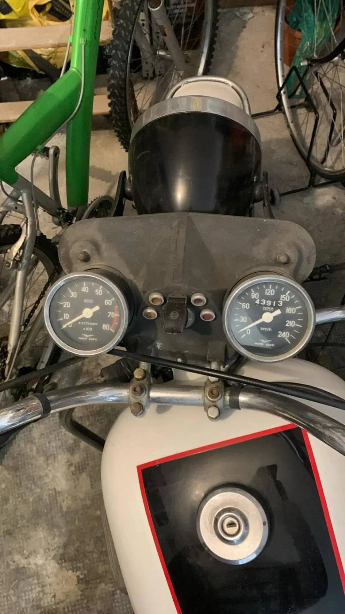 Moto Guzzi V7 special (5)