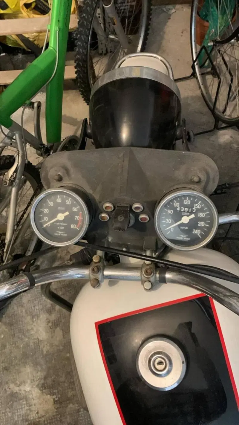 Moto Guzzi V7 special (5)