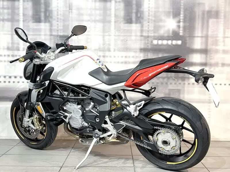 MV Agusta Brutale 800 (2012 - 15) (2)