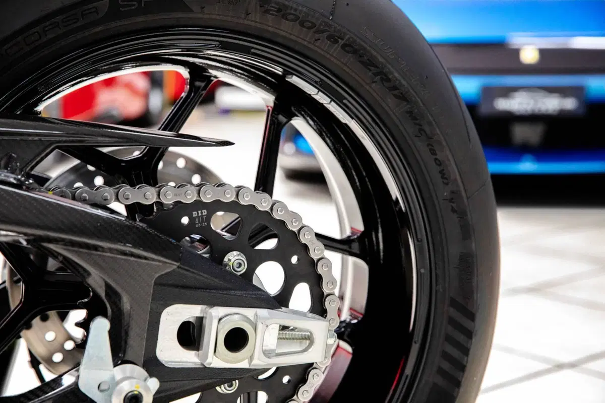 Ducati Panigale V4 Lamborghini (2026) (9)