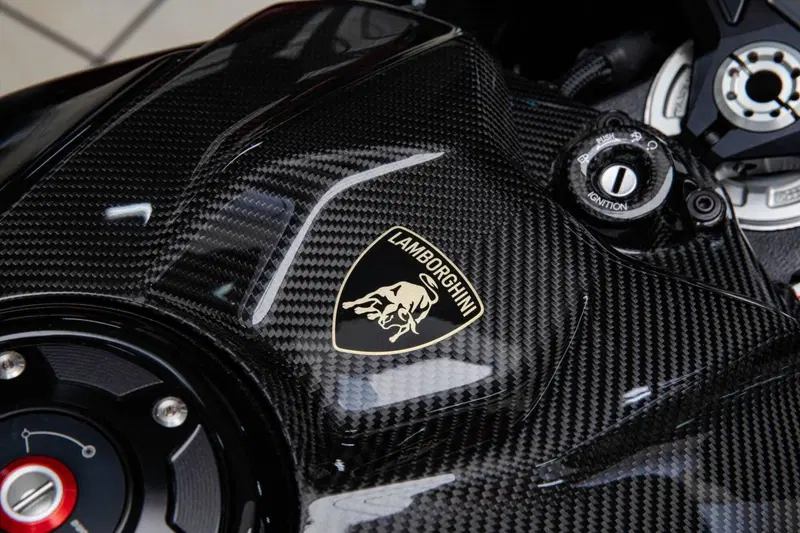 Ducati Panigale V4 Lamborghini (2026) (14)