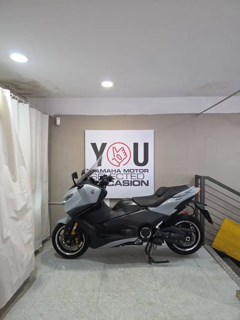 Yamaha T-Max 560 Tech Max (2025 - 26) (2)