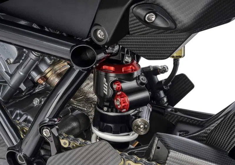 KTM 1390 Super Duke R 1390 Super Duke RR Track (2026) (13)