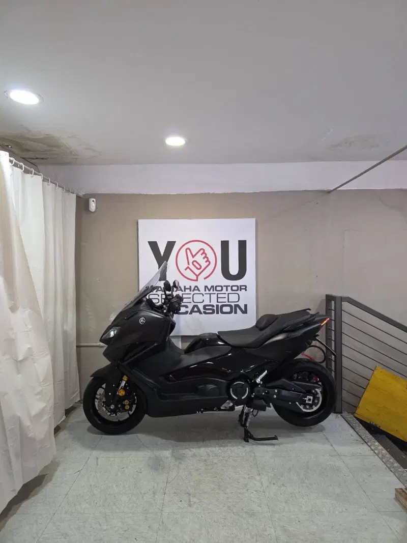 Yamaha T-Max 560 Tech Max (2022 - 24) (2)