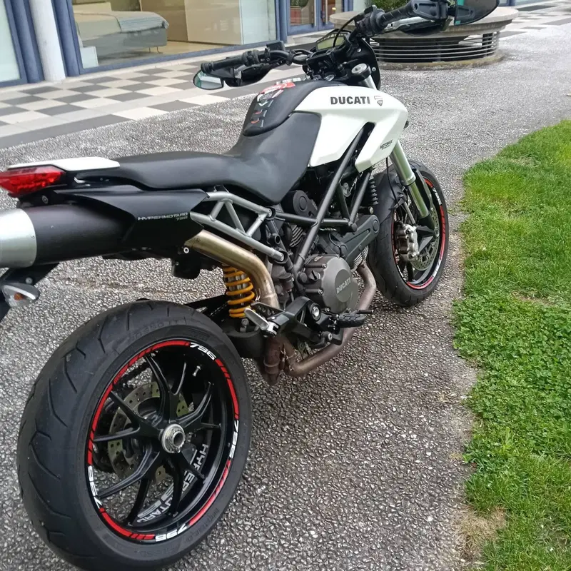 Ducati Hypermotard 796 (2012) (2)