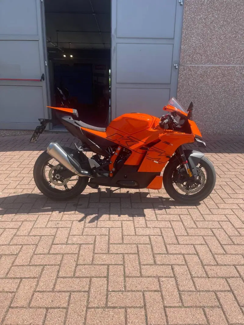 KTM 990 RC R (2026) (3)