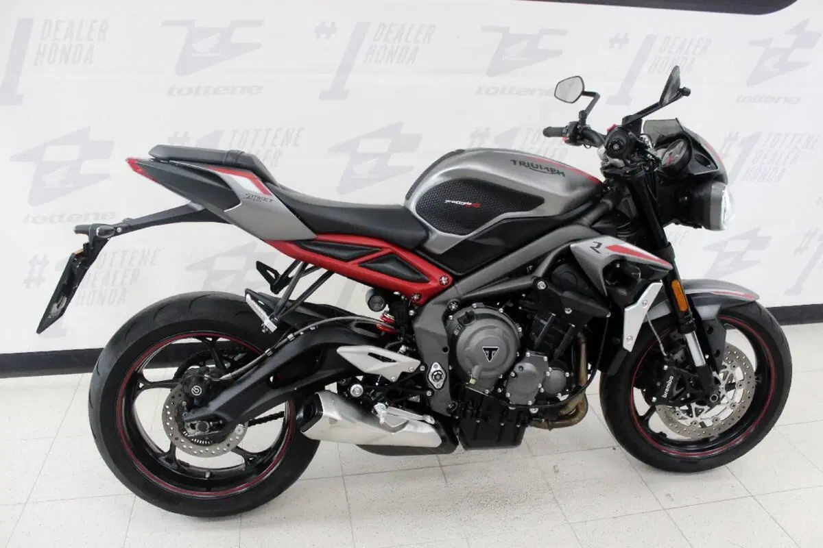 Triumph Street Triple R (2020 - 22) (2)
