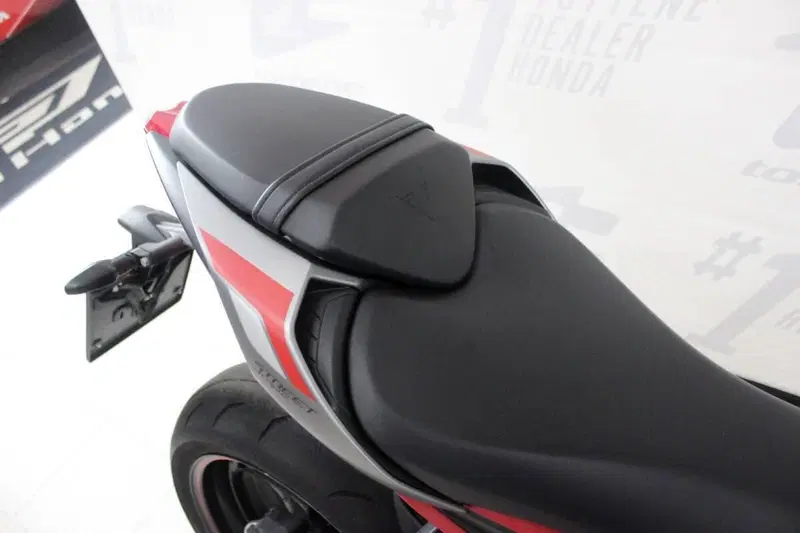 Triumph Street Triple R (2020 - 22) (5)