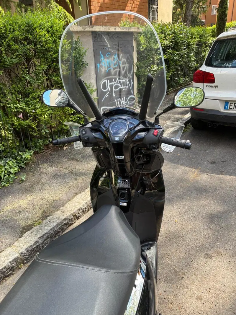 Honda SH 300 i ABS (2016 - 20) (6)