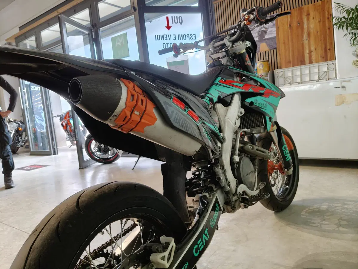Honda CRF 250R (2010 - 11) (4)