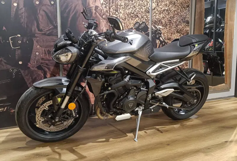 Triumph Street Triple 765 R (2023 - 26) (2)