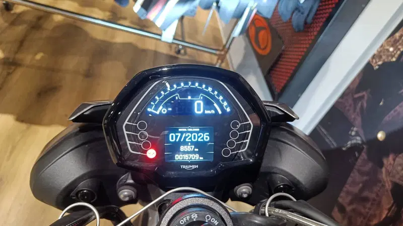 Triumph Street Triple 765 R (2023 - 26) (6)