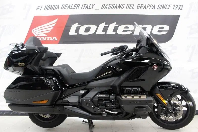 Honda GL 1800 Gold Wing Tour DCT & Airbag (2022 - 24)