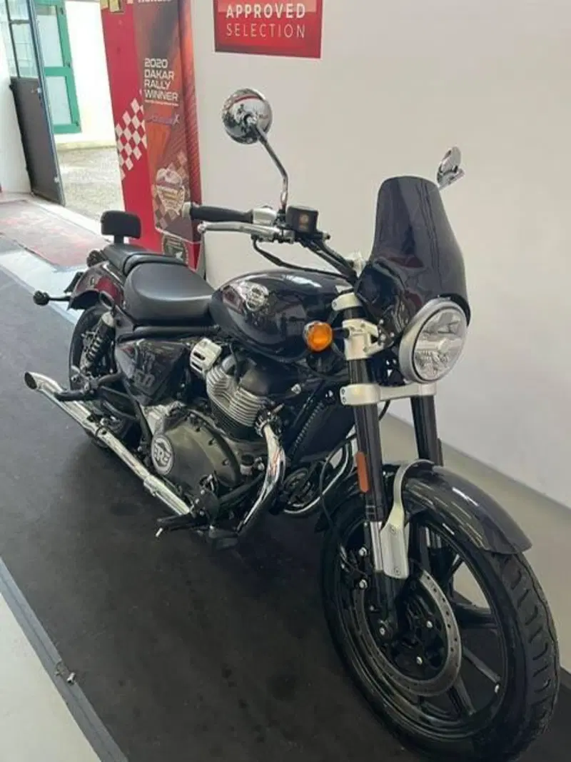 Royal Enfield Super Meteor 650 (2023 - 26) (4)