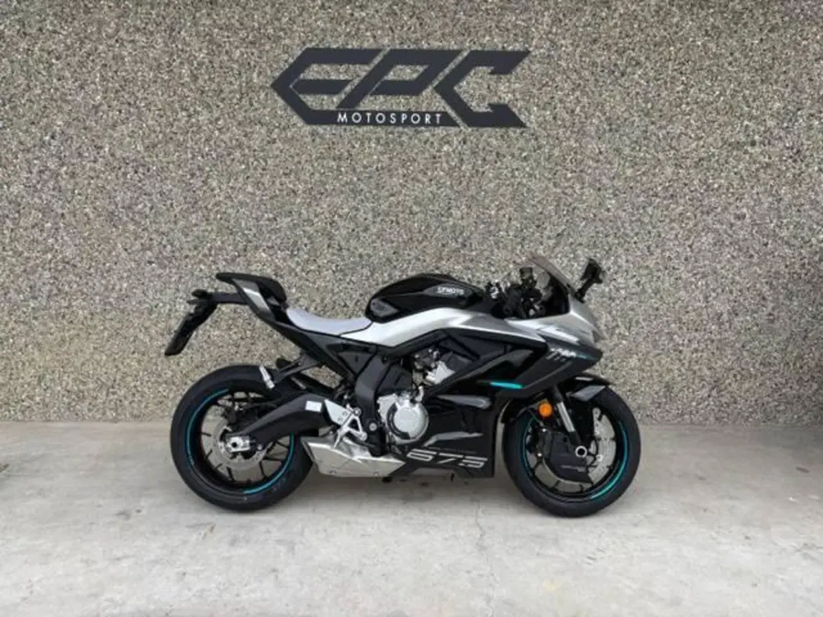 CFMOTO 675SR-R (2025 - 26)