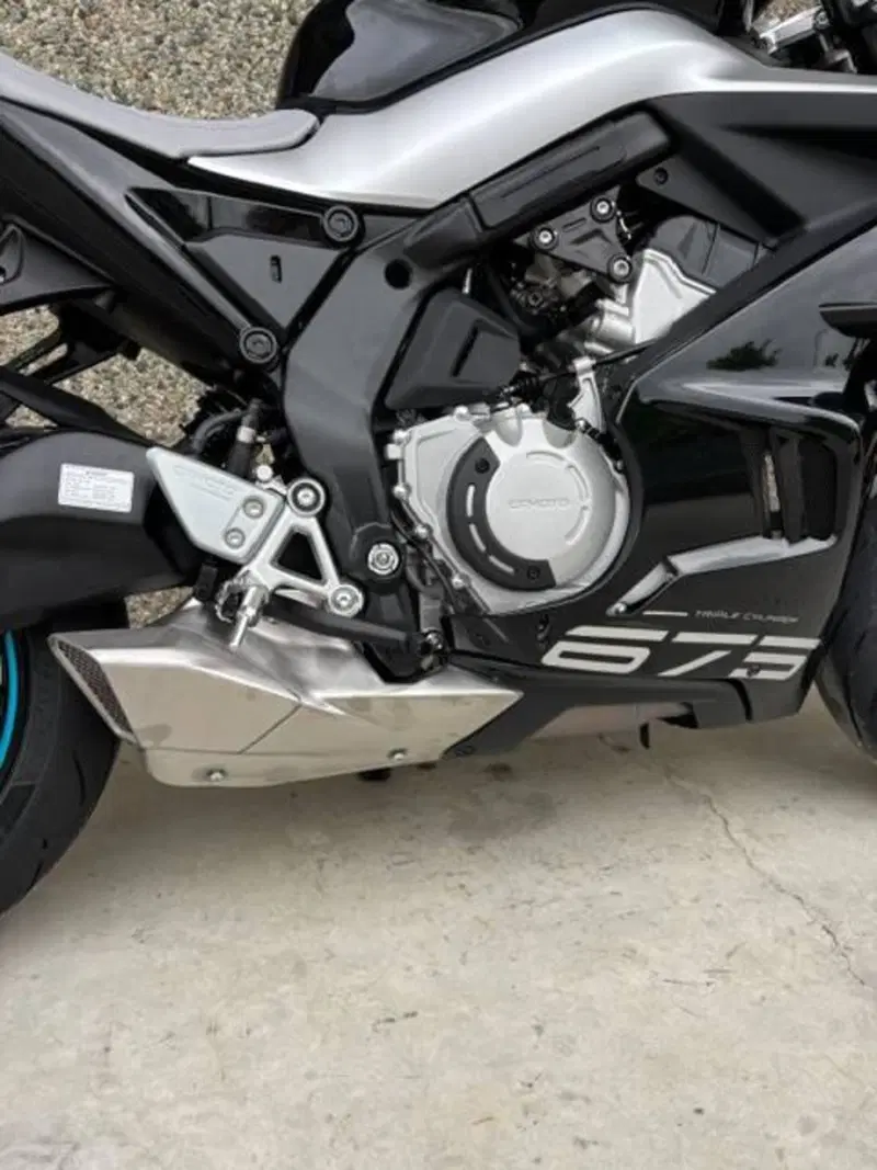 CFMOTO 675SR-R (2025 - 26) (11)