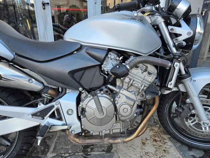 Honda Hornet 600 (2003 - 04) (4)