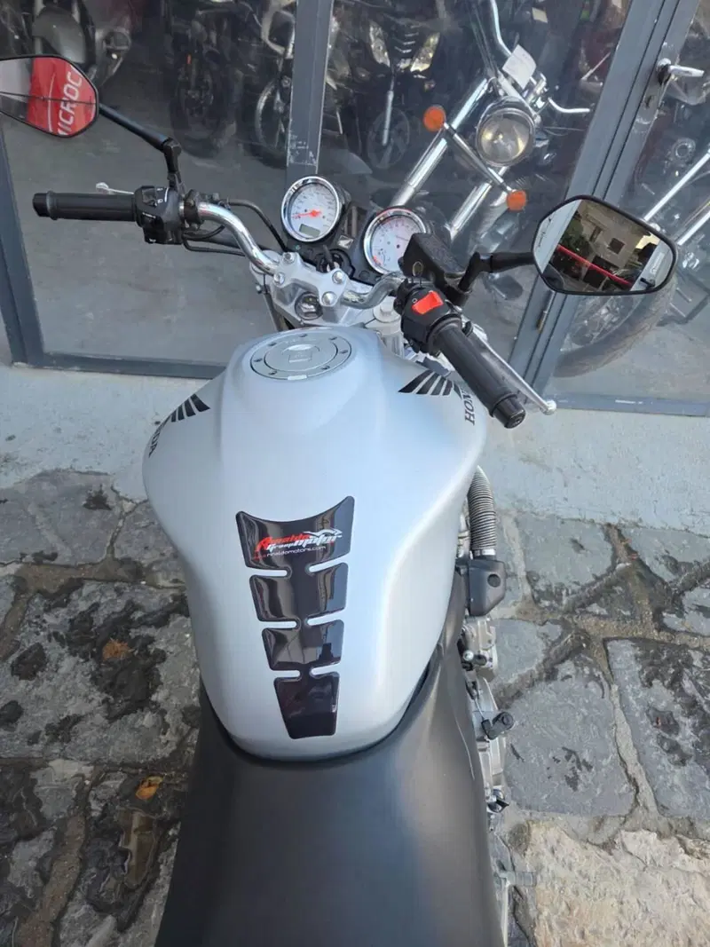 Honda Hornet 600 (2003 - 04) (11)