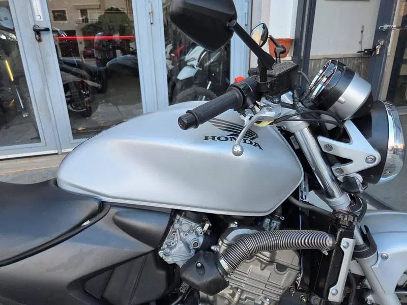 Honda Hornet 600 (2003 - 04) (15)