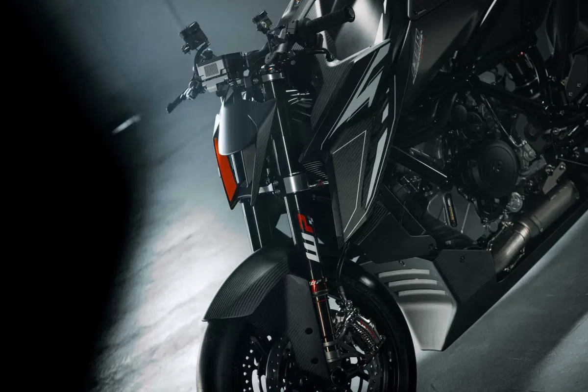 KTM 1390 Super Duke RR Track 2026: l'assalto definitivo alla pista (14)