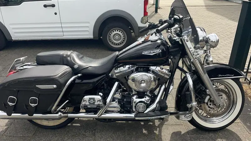 Harley-Davidson 1450 Road King Classic (1999 - 02) - FLHRCI