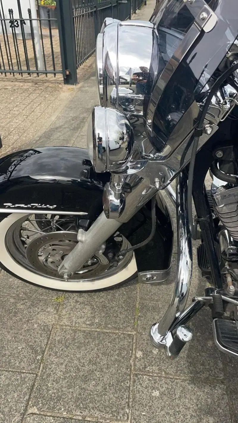 Harley-Davidson 1450 Road King Classic (1999 - 02) - FLHRCI (2)