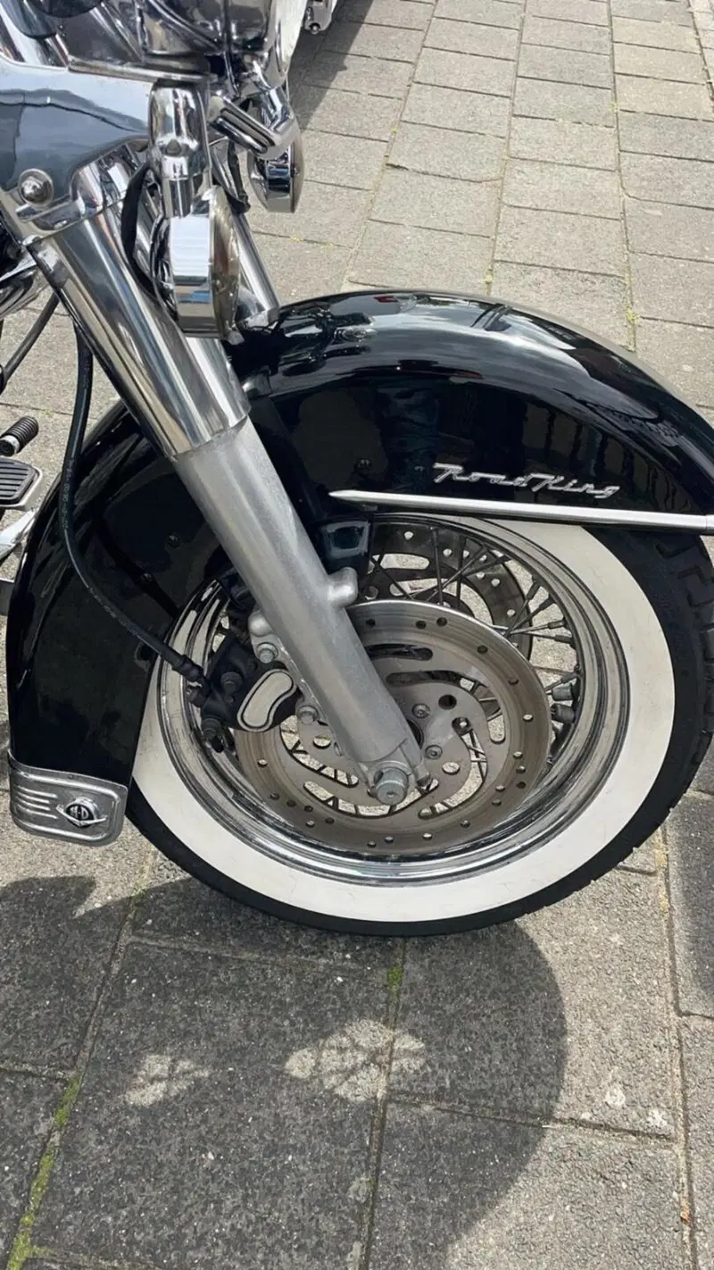 Harley-Davidson 1450 Road King Classic (1999 - 02) - FLHRCI (5)