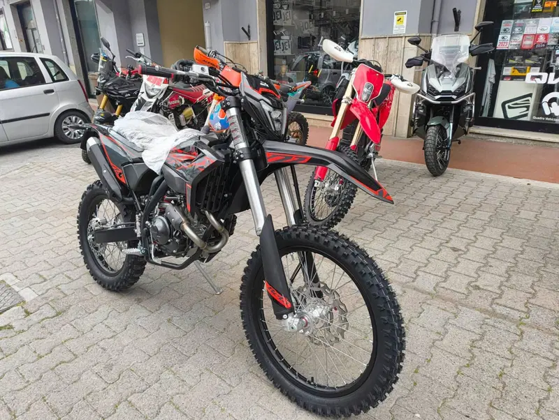 Betamotor RR 125 4T Enduro T (2025 - 26) (2)