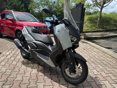 Yamaha X-Max 300 Tech Max (2025 - 26) usata