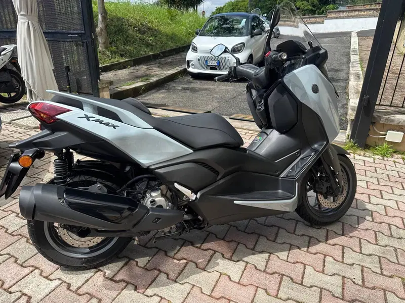 Yamaha X-Max 300 Tech Max (2025 - 26) (6)