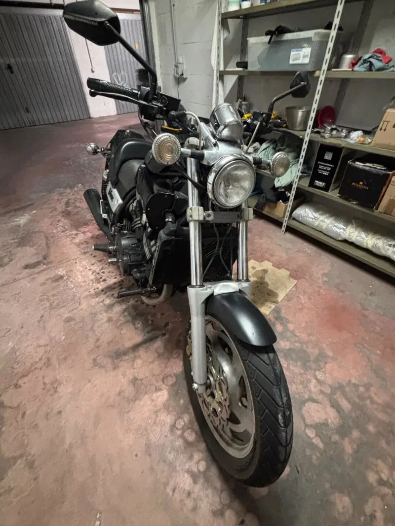 Yamaha V-Max 12 N (7)