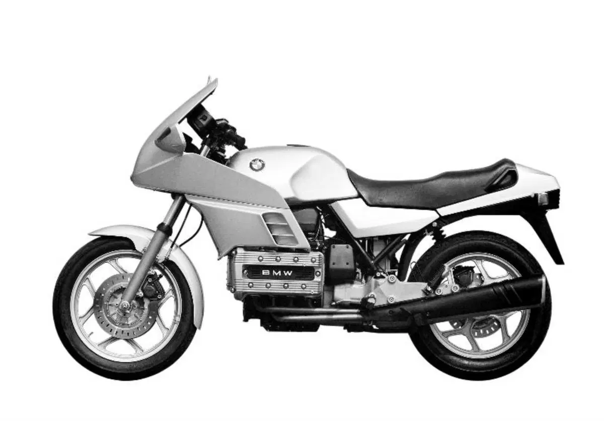 BMW Motorrad brinda ai 50 anni della RS: la pioniera delle sport tourer