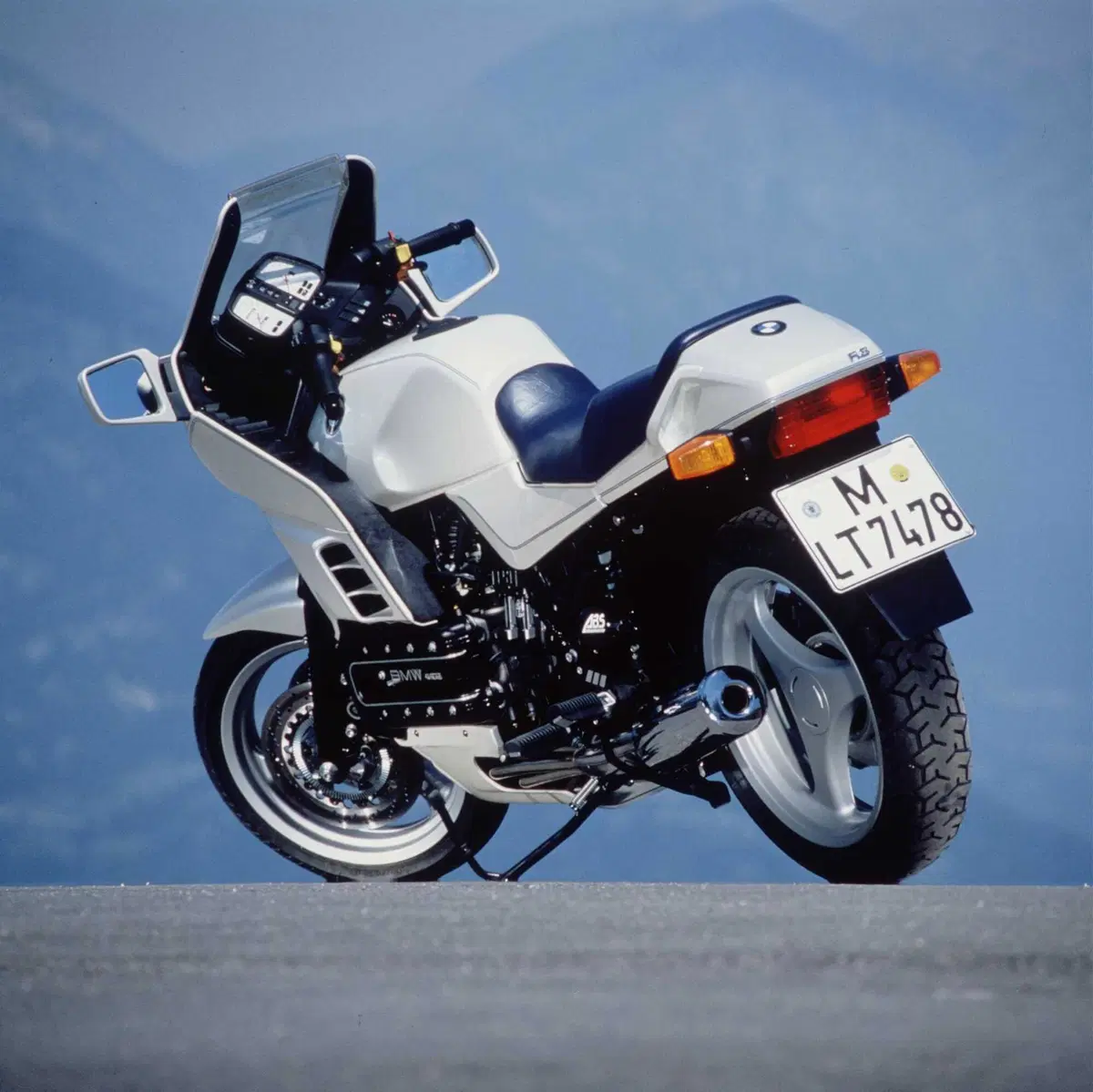BMW Motorrad brinda ai 50 anni della RS: la pioniera delle sport tourer (10)