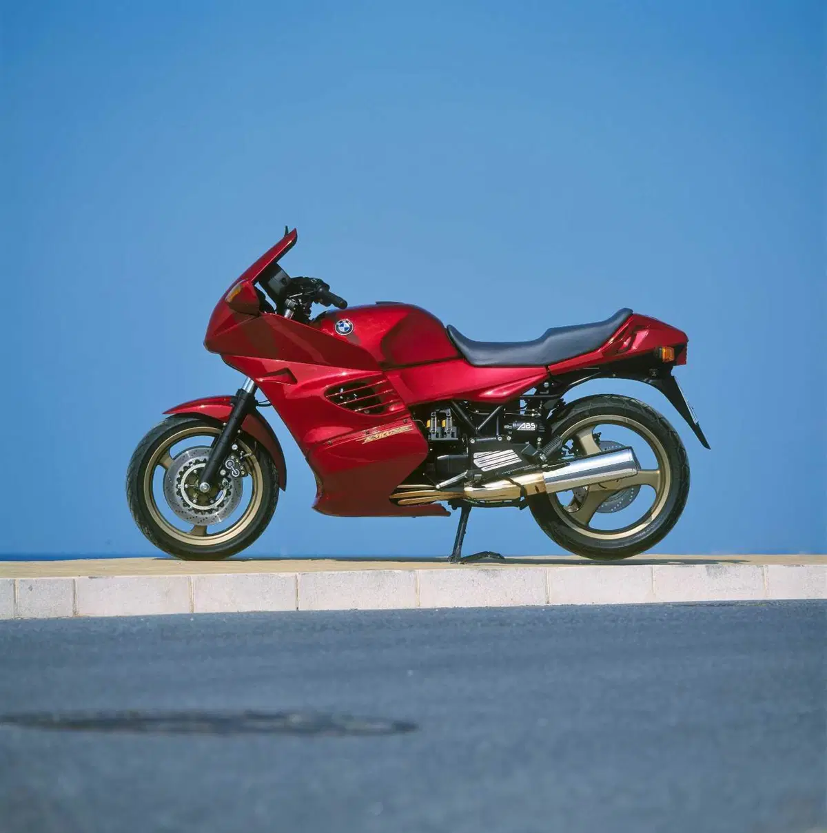BMW Motorrad brinda ai 50 anni della RS: la pioniera delle sport tourer (14)